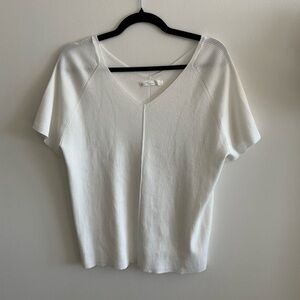 OAK + FORT White V-Neck Short Sleeve Top (Size: XS)